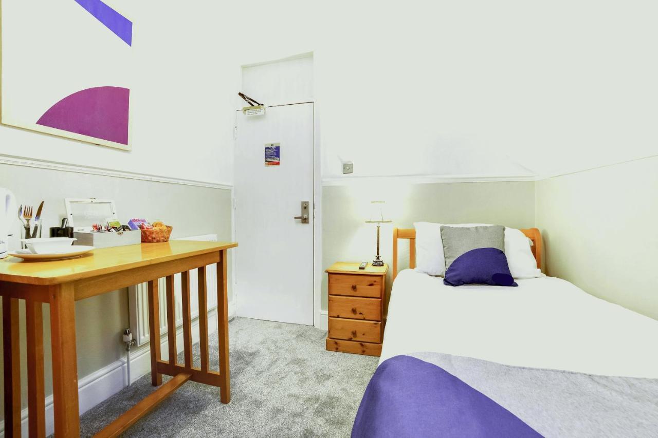 Airport Lodge Farnborough  Oda fotoğraf